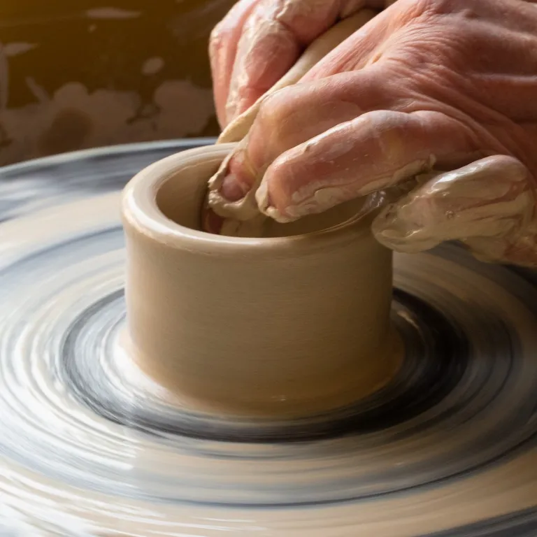 aulas de cerâmica no Atelier3B, em Leiria